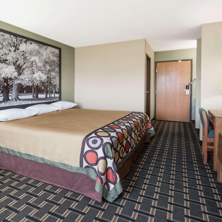 Super 8 By Wyndham Greenville Екстериор снимка
