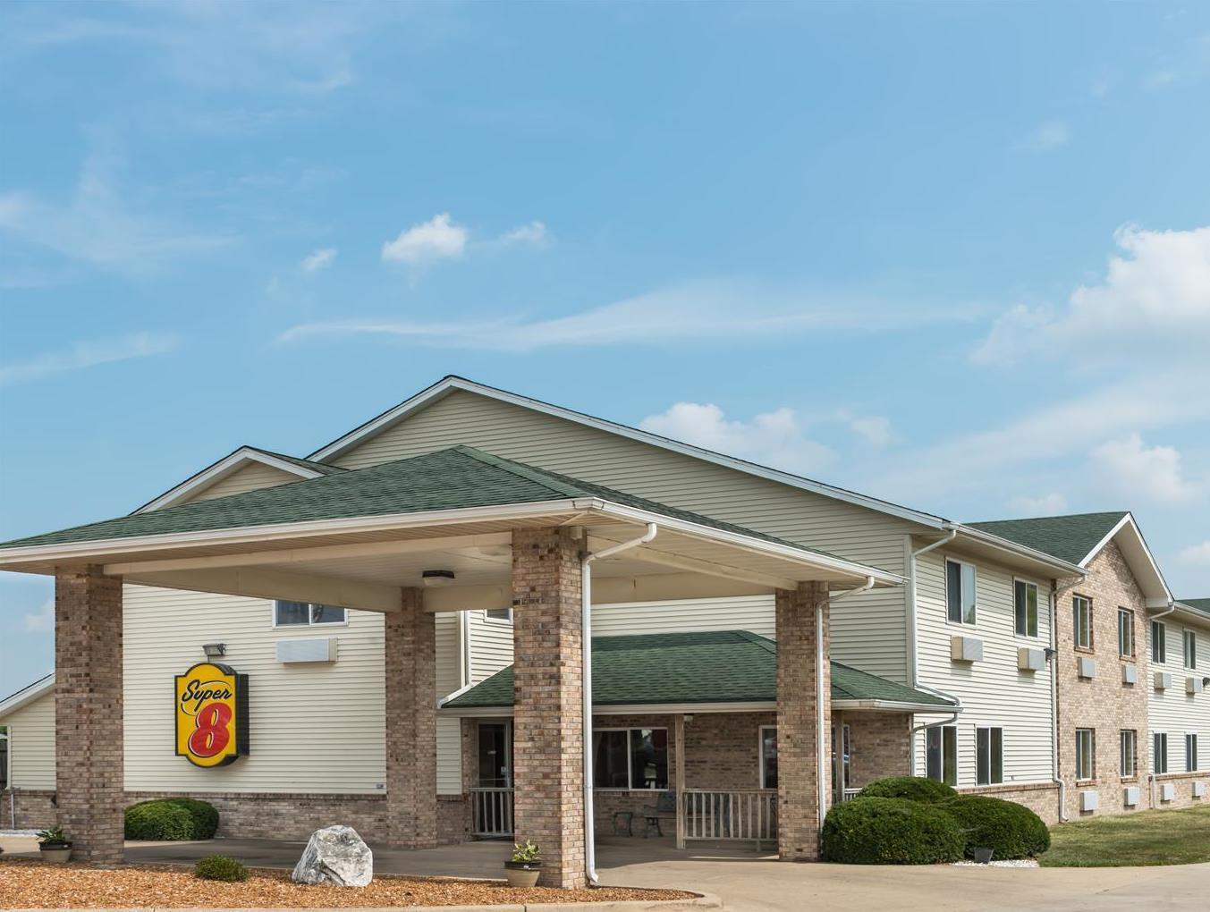 Super 8 By Wyndham Greenville Екстериор снимка
