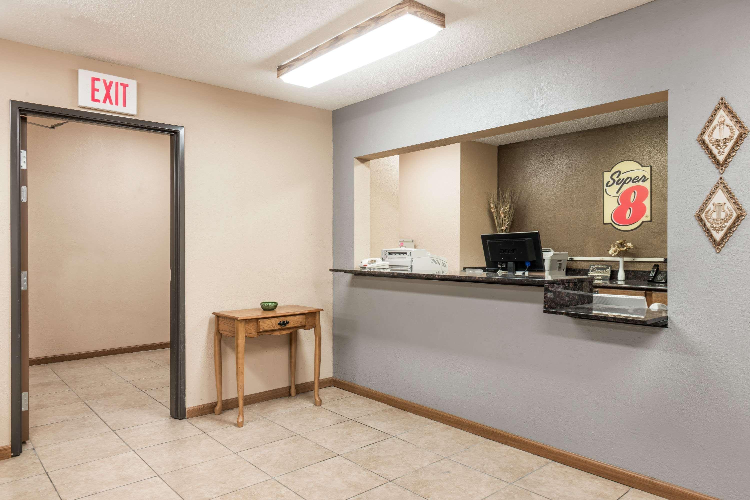 Super 8 By Wyndham Greenville Екстериор снимка