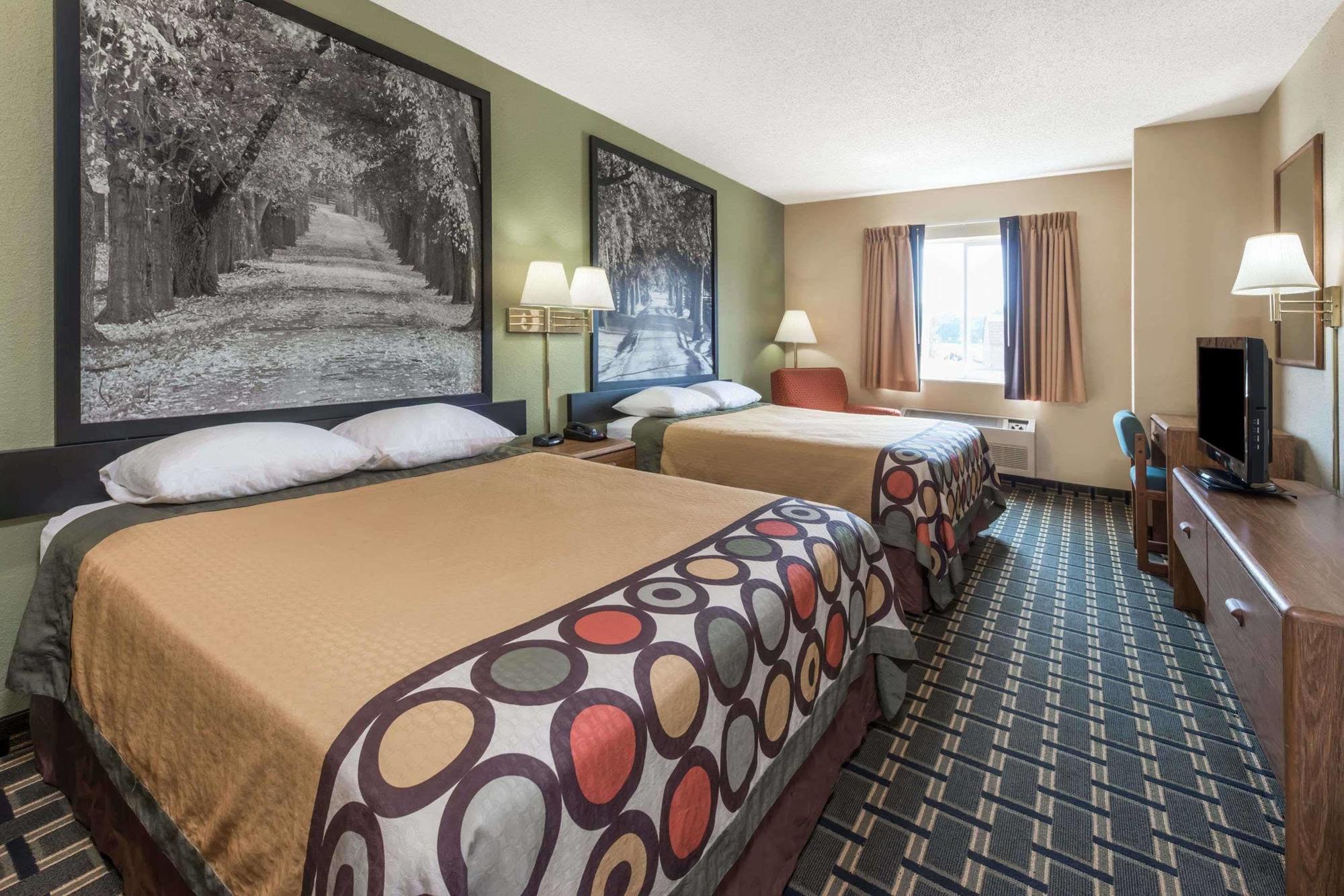 Super 8 By Wyndham Greenville Екстериор снимка